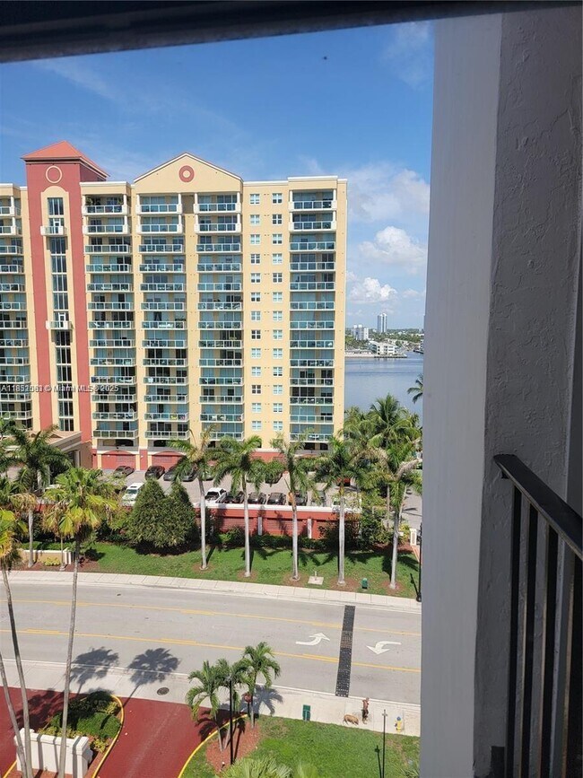 Building Photo - 17021 N Bay Rd