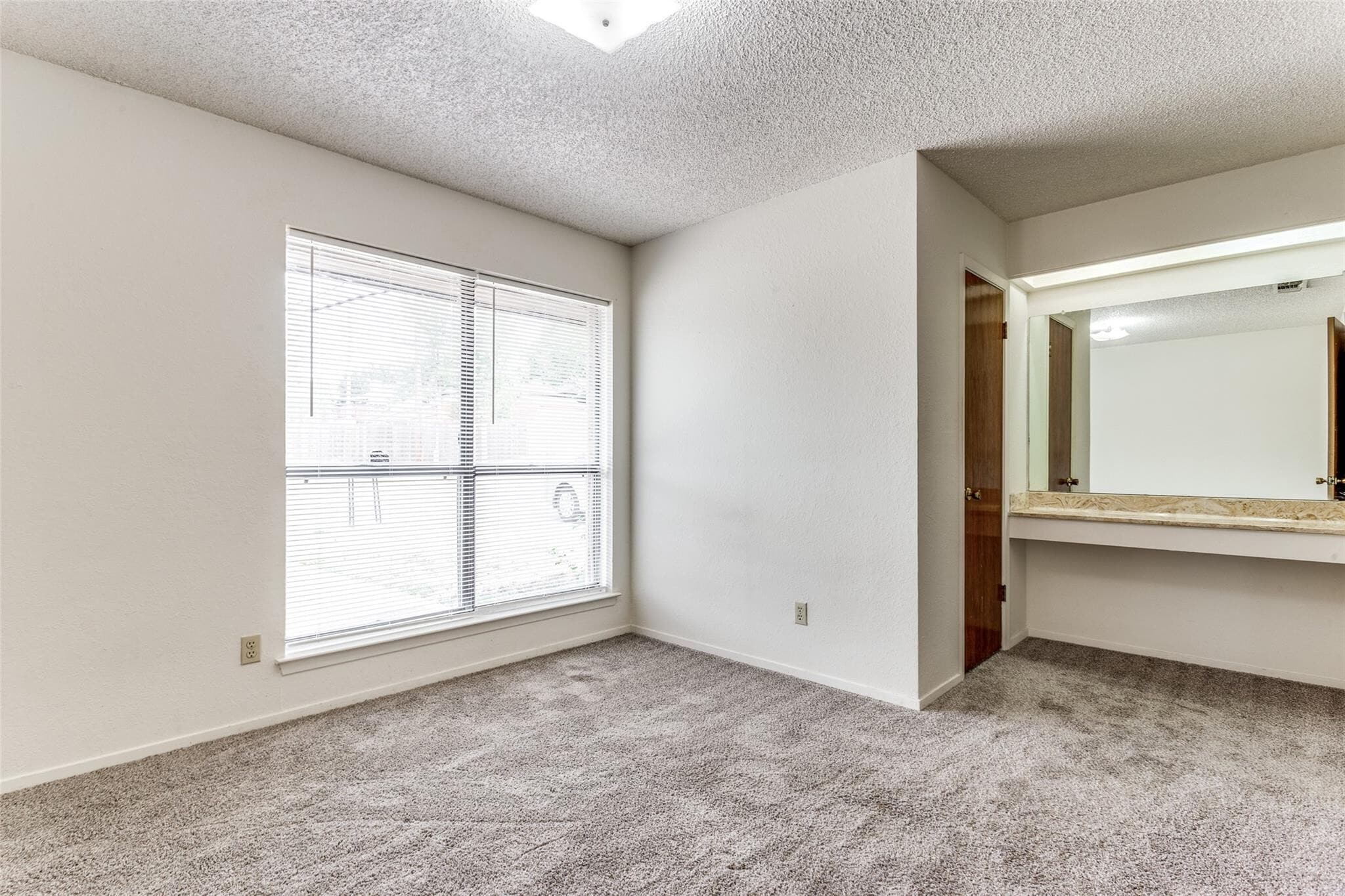 Building Photo - 1140 Jameson St