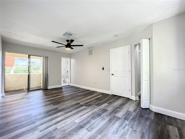 Building Photo - 10288 Turkey Lake Rd