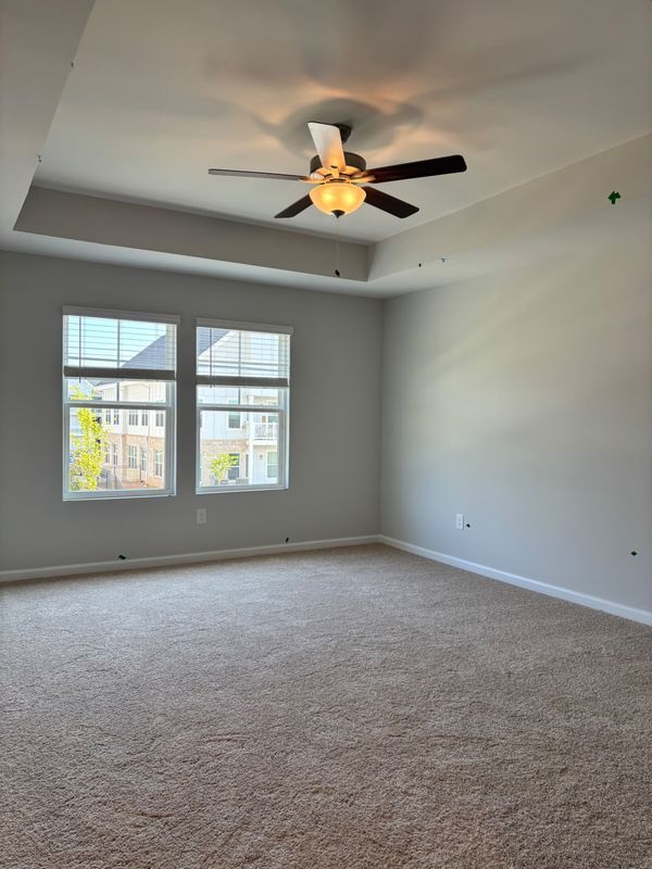 Building Photo - 487 Crown Dr