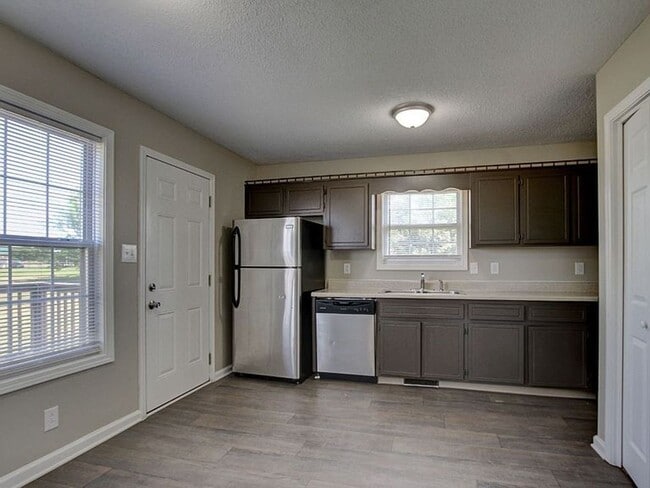 Building Photo - Super cute Ranch Move-In Ready!