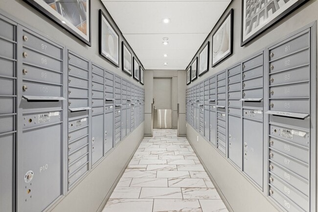 Building Photo - Avidian Condo | 1 Bed | 1 Bath | 665 Sf | Rental Parking Only