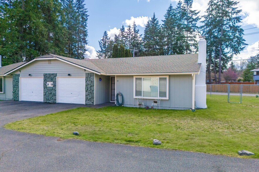 Building Photo - 521 159th St E