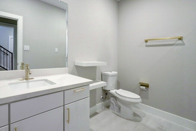 Building Photo - 5315 Egbert St