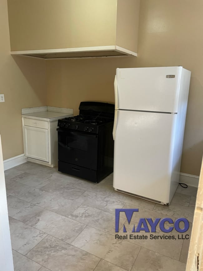 Building Photo - 640 Kirby Pl