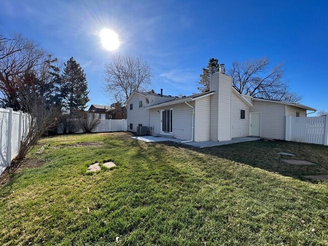 Building Photo - Beautiful Home Near Mcintosh Lake