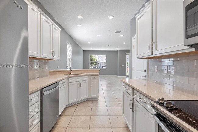 Building Photo - 1240 Eucalyptus Dr