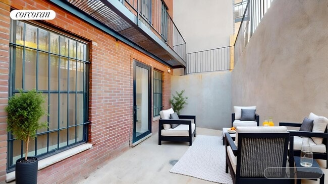 Building Photo - 346 43rd St