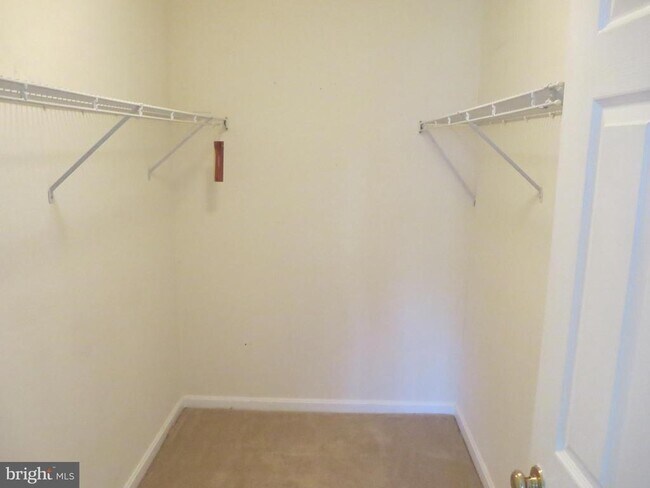Building Photo - 1024 Gardenview Loop