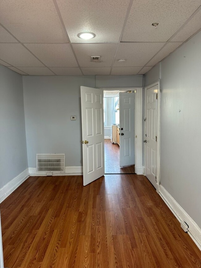 Building Photo - 2404 N Charles St
