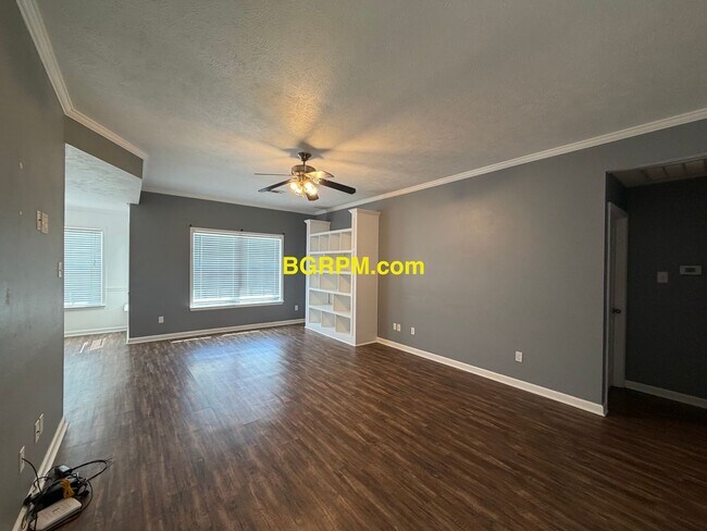 Building Photo - 31 Willow Lake Dr