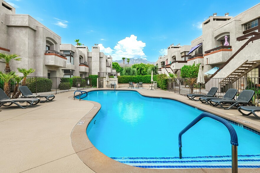 Building Photo - 2601 S Broadmoor Dr