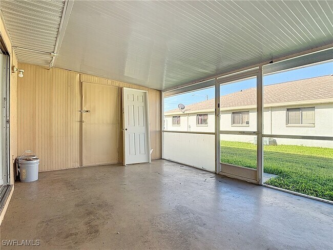 Building Photo - 1107 Cape Coral Pkwy W