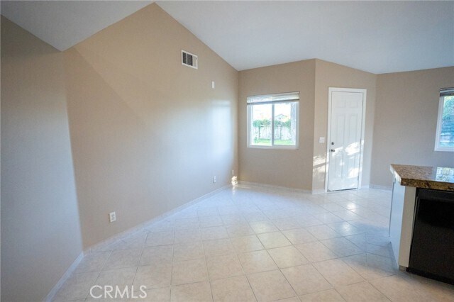 Building Photo - 15061 Fuchsia Ct