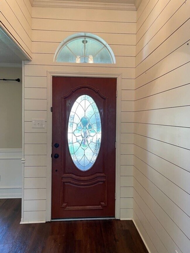 Building Photo - Available Now! No Pets! Beautiful 4 bed/2....