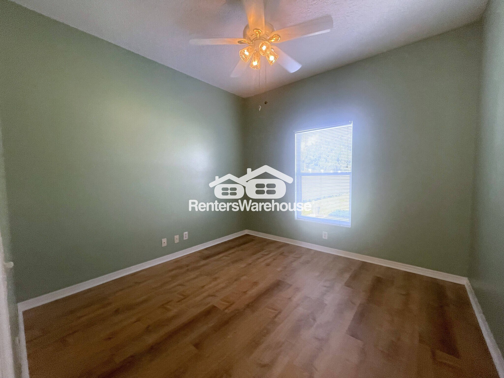 Building Photo - 884 Addison Dr NE