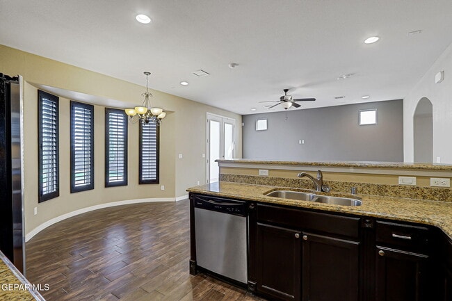 Building Photo - 2436 Eastern Sky St