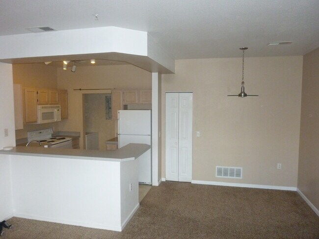 Building Photo - 4545 Wheaton Dr