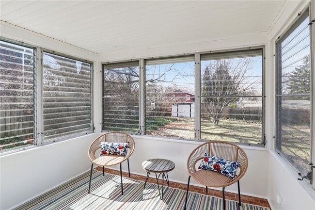 Building Photo - 37 Oakmount Dr