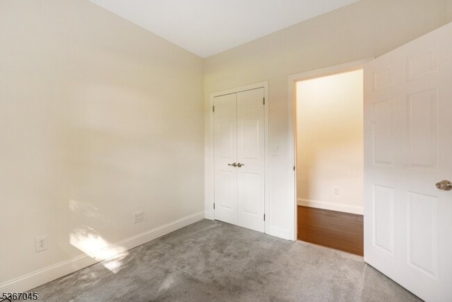 Building Photo - 128 E Grove St