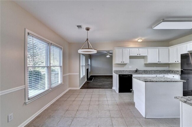 Building Photo - 3460 Maple Terrace Dr