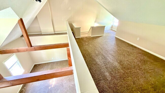 Building Photo - 451 Averill Ave