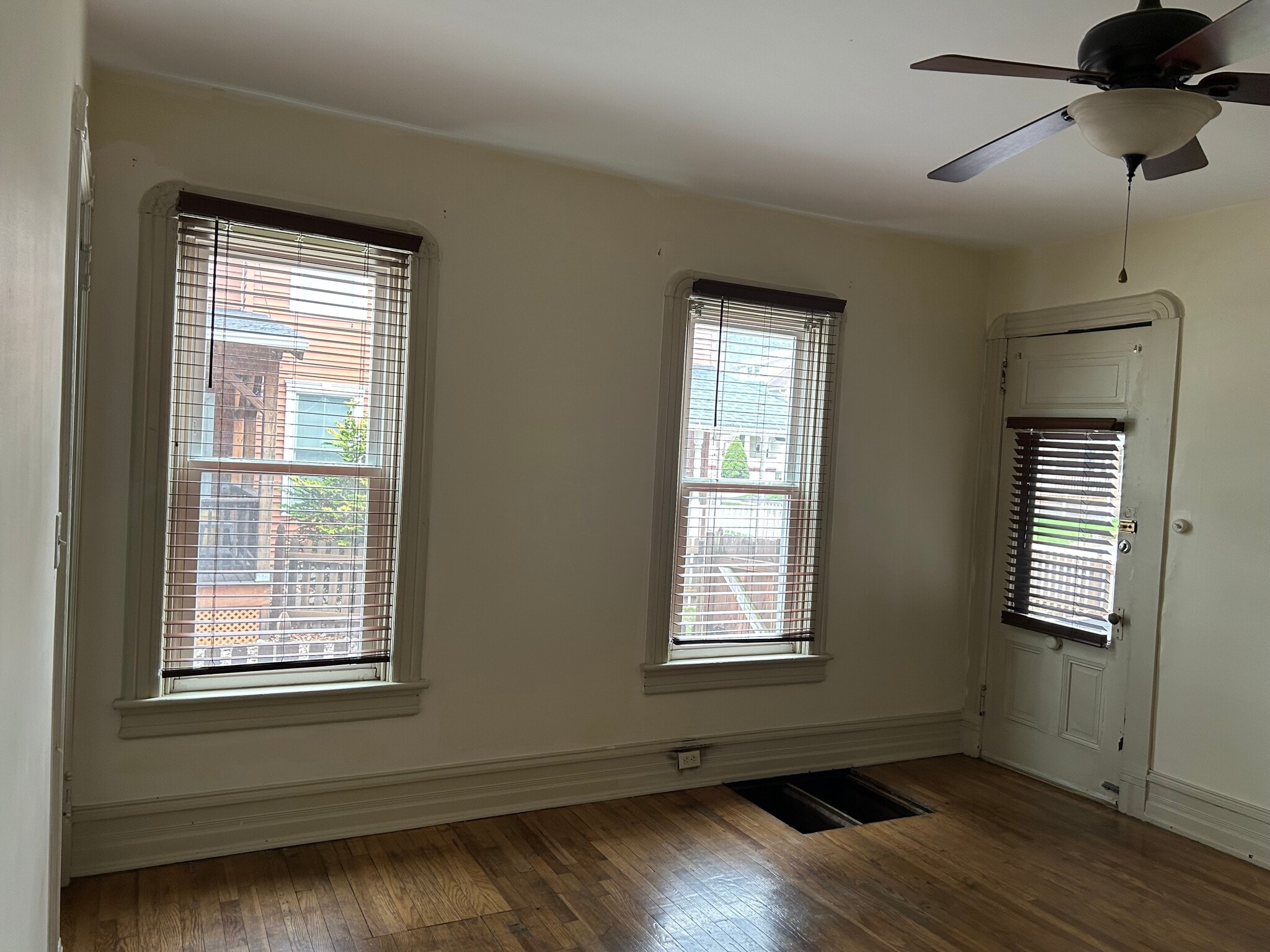 Building Photo - 1203 Market St