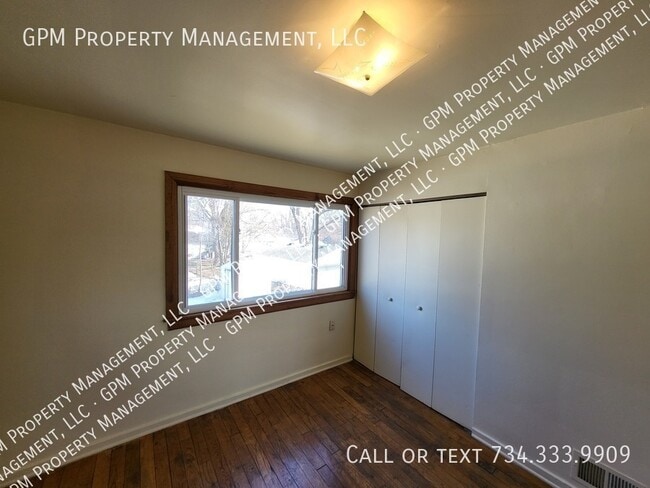 Building Photo - 32256 Oscoda Ct