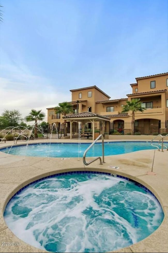 Heated Jacuzzi by Pool - 2821 S Skyline
