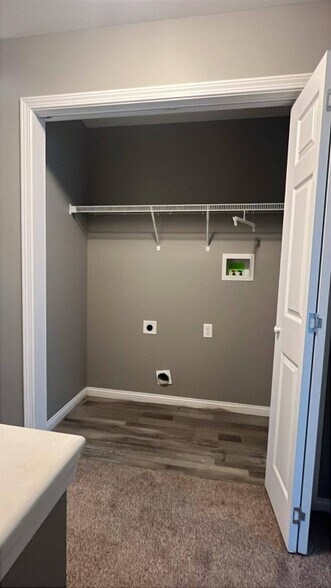 Building Photo - 1208 Gemstone Pointe Dr