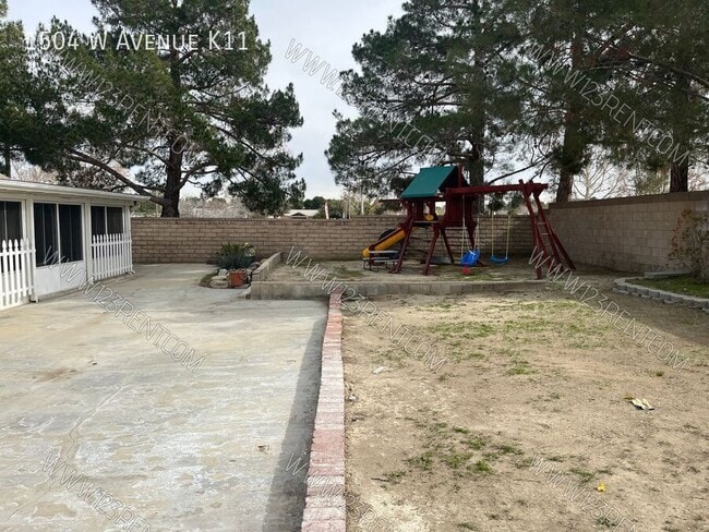 Building Photo - 1504 W Ave K11