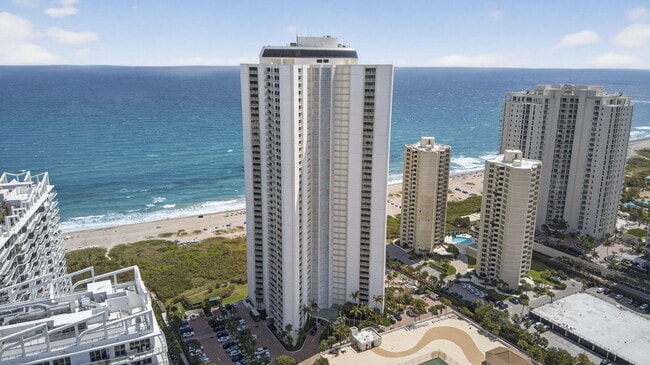 Building Photo - 3000 N Ocean Dr