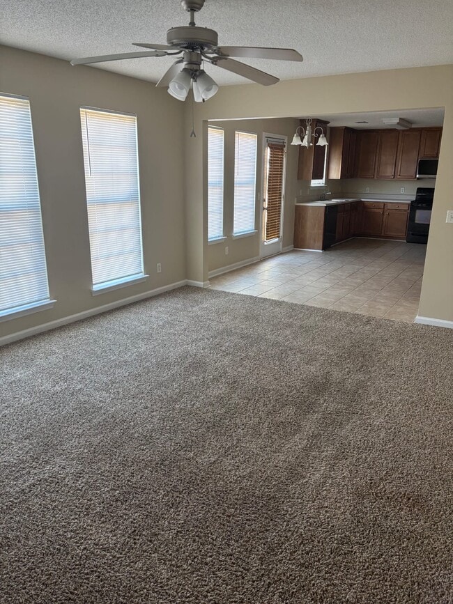 Building Photo - 121 Faybrook Dr