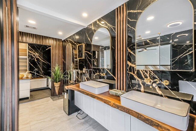 Building Photo - 7810 Nairn St