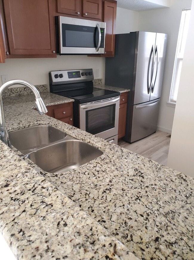 Building Photo - 2bd -1 ba Newly Remodeled