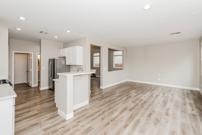 Building Photo - 10620 Congaree St