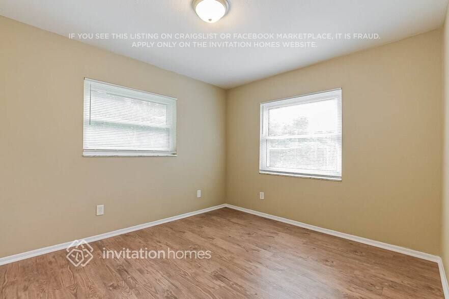 Building Photo - 7314 Tree Ln