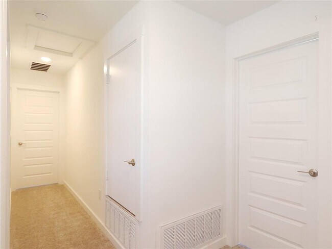 Building Photo - 7417 Sagira Path