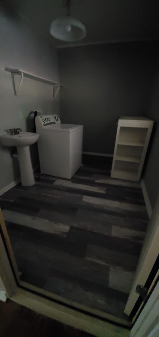 Building Photo - 1602 Crescent Dr