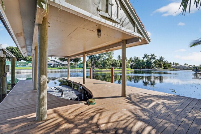 Building Photo - 937 SW 34th Ct