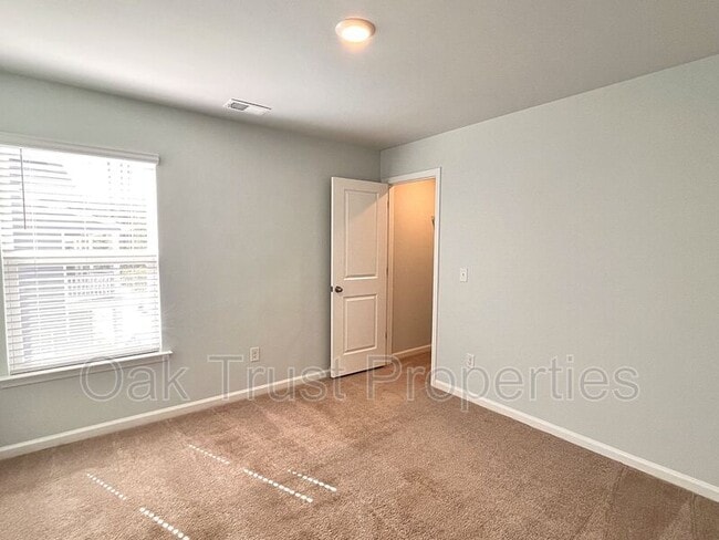 Building Photo - 129 Spencer Cir