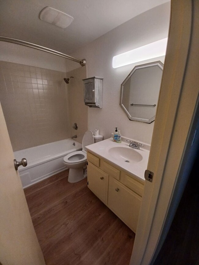 Building Photo - Rare 2BR 1BA Home with extra large 2 Car G...
