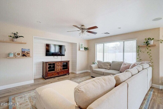 Building Photo - 3563 E Blue Ridge Way