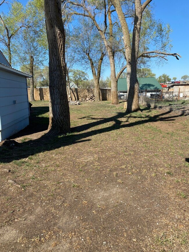 Building Photo - Pet Friendly Cozy 2 Bedroom on Mae Valley ...