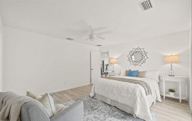 Building Photo - Home For Rent in Clearwater Manor!