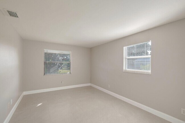 Building Photo - 3147 Naylor Terrace