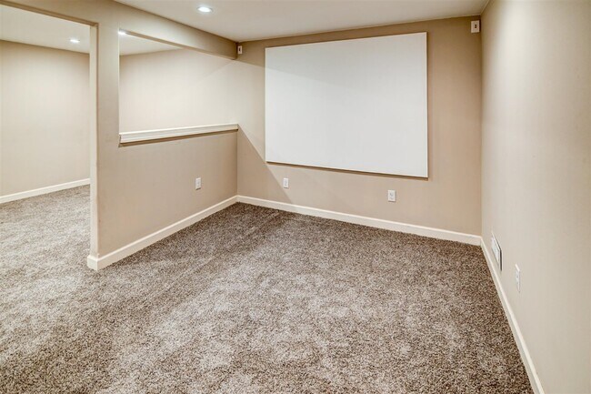 Building Photo - 2633 Koshkonong Way