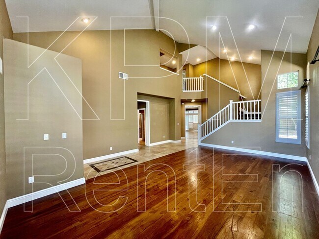 Building Photo - 5879 Riverbank Cir