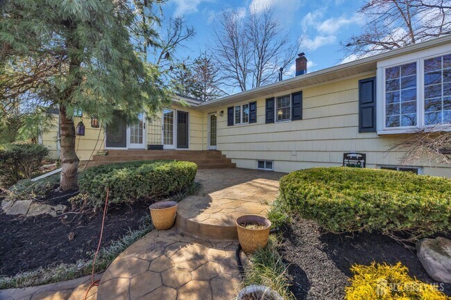 Building Photo - 1430 Kearney Dr