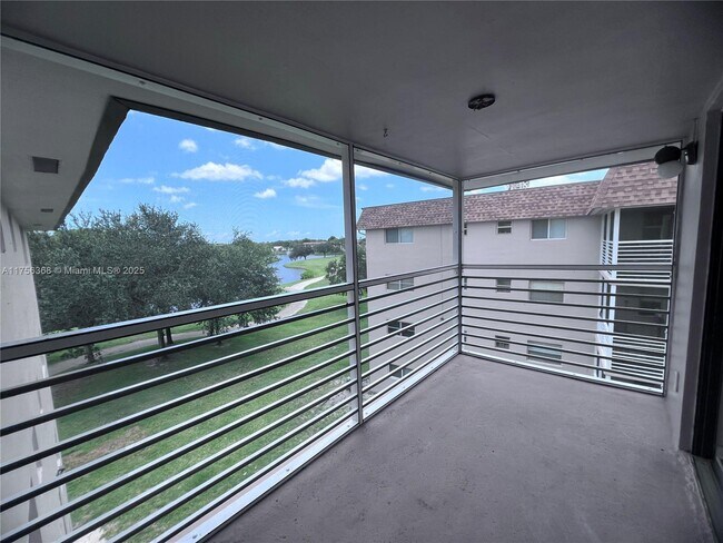 Building Photo - 2430 SW 81st Ave